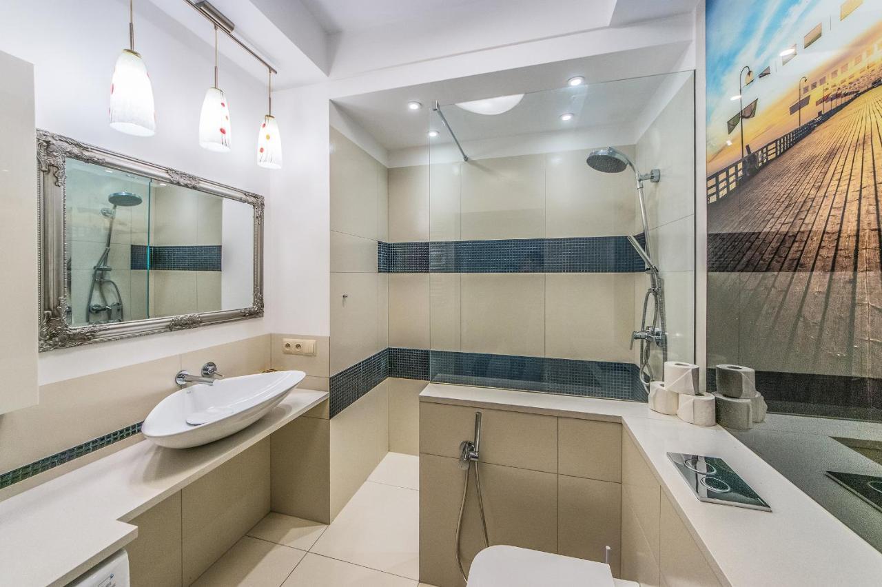 House Managers - Monte 49 Apartment *